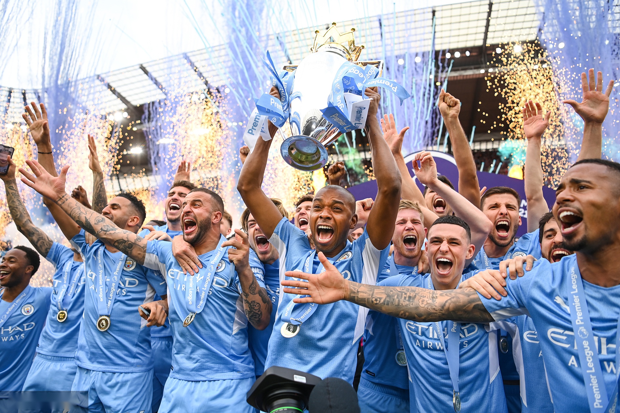 他的合同将 他的合同将